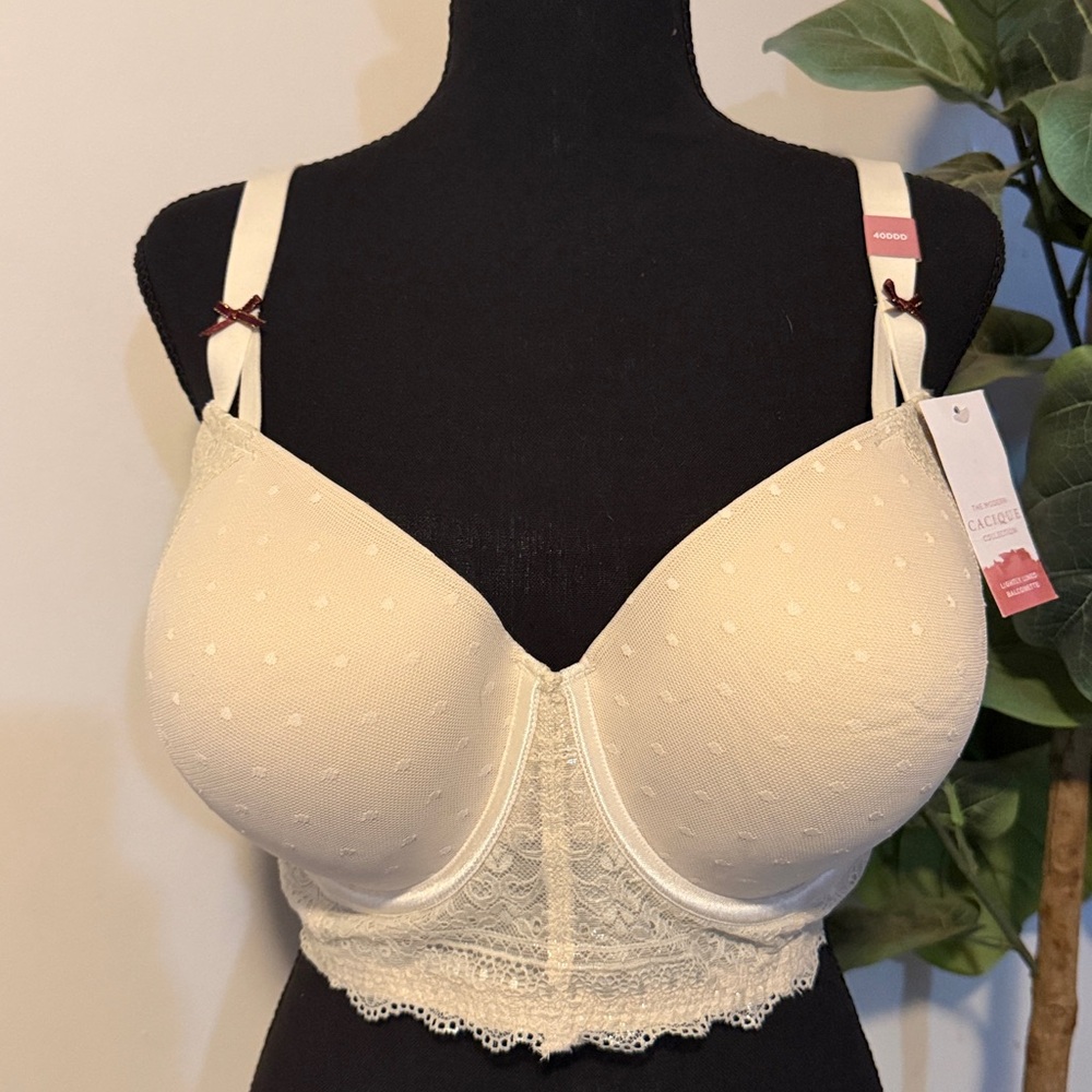 Cacique Cream Lace Underwire Bra